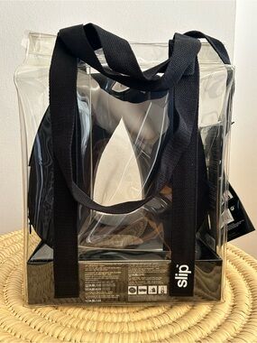 SLIP-Black Frequent Flyer 
Travel Set.